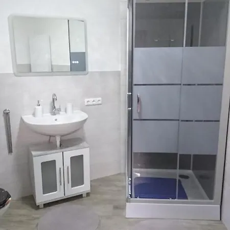 Moderne Ferienwohnung Baerenstein 2 Erw 1 Kleinkind Lägenhet Bärenstein